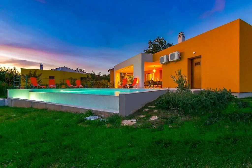 Villa Tartufo With Sauna By Istrialux Sivati